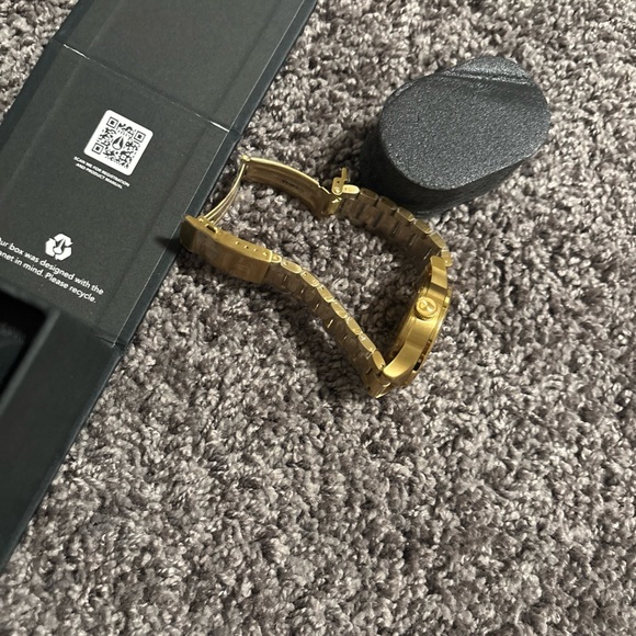 Nixon Sentry Gold Watch - Picture 2 of 10